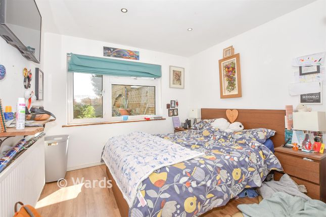 23, Wrangleden Road, Maidstone photo 3