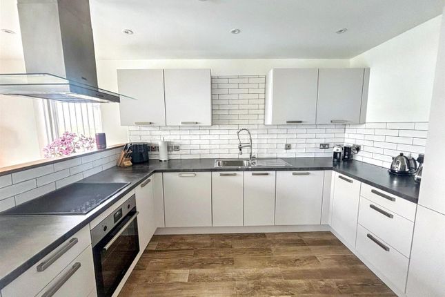 3, Loa Court, 7 Macauley Drive, Eastbourne photo 4
