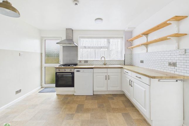 19, Trewint Crescent, Looe photo 2