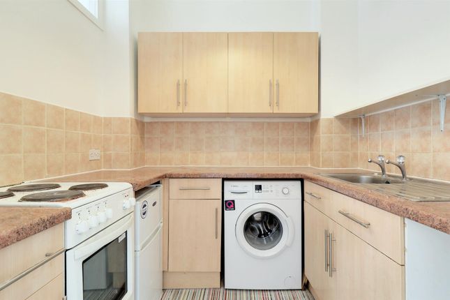 Flat 1, 13 Rotunda Terrace, Cheltenham photo 4
