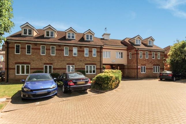 1 bed flat for sale in Holt House, Flamstead End Road EN8