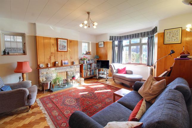 21, Bluebridge Avenue, Brookmans Park photo 2