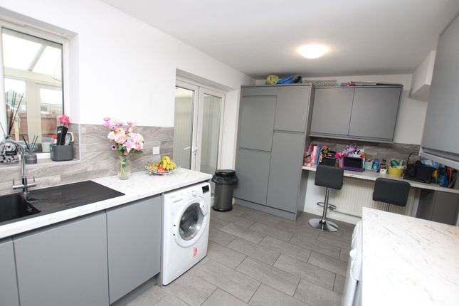 2 Blakemore Park, Manchester photo 5