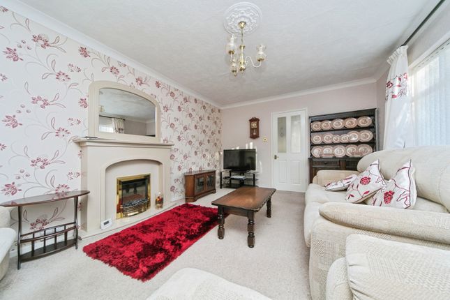 34, Llanelian Heights, Colwyn Bay photo 2
