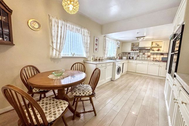 10, Reedside, Ryton photo 5