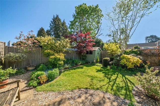 8, Aplin Way, Surrey photo 4