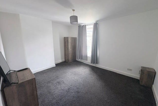 15, Albert Terrace, Bacup photo 3