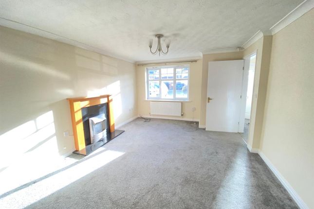8, Carden Park Way, Wrexham photo 4