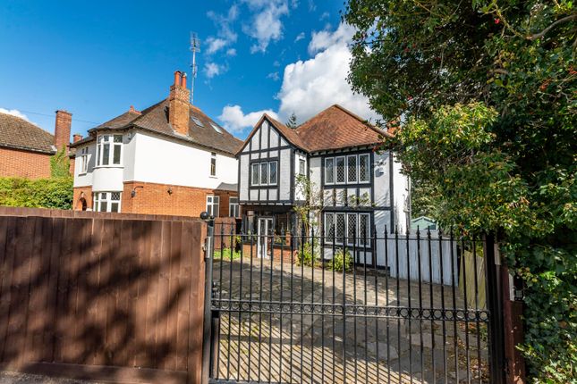 Thumbnail Detached house for sale in Chantry Road, Bishop's Stortford, Hertfordshire