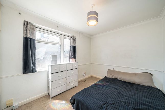15, Clarendon Crescent, Twickenham photo 4
