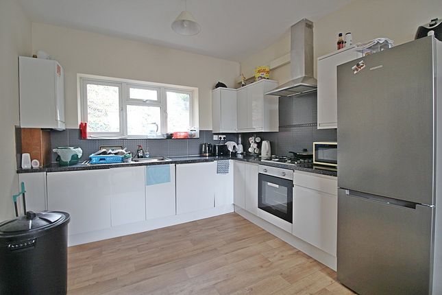 450 London Road, Isleworth photo 3