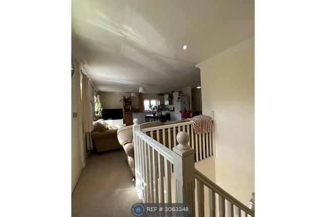 Tiggall Close, Earley, Reading photo 3
