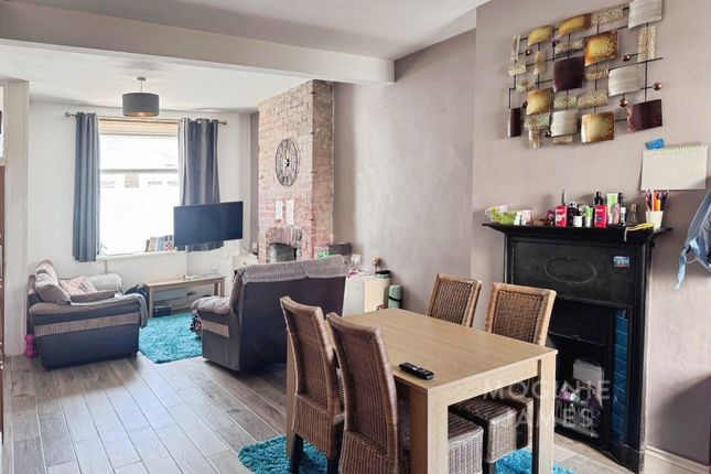 131, Treharris Street, Cardiff photo 3