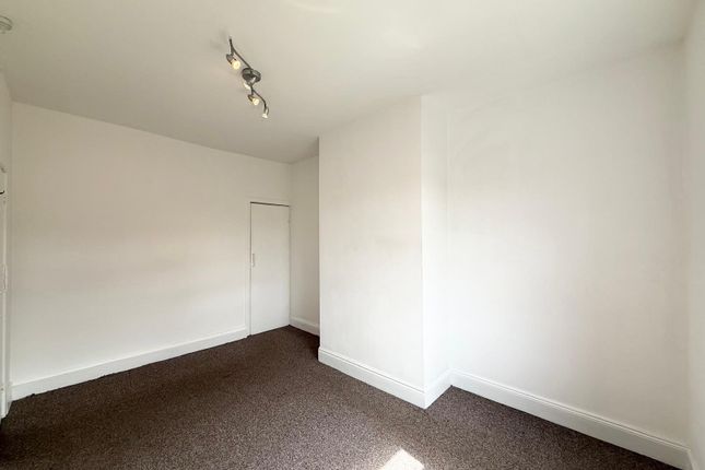 2, Springwood Cottages, Farsley photo 5