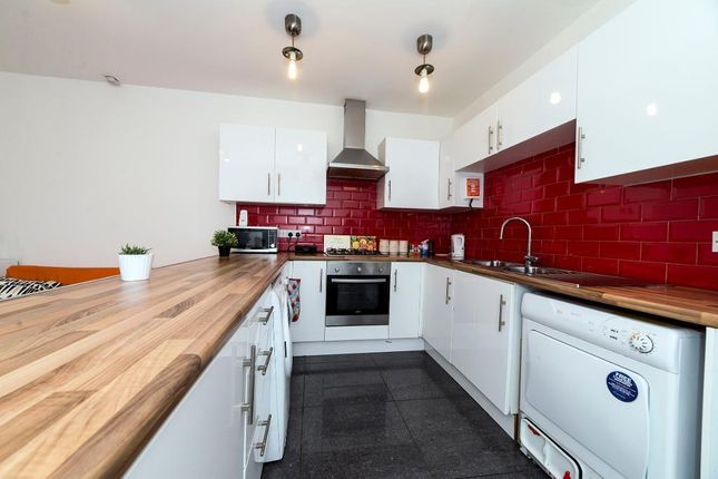 Terraced house to rent in Fleeson Street, Rusholme, Manchester