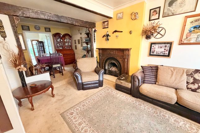 48, Salcombe Drive, Chadwell Heath photo 3