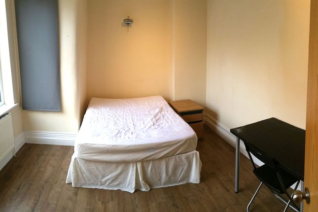 8 Ashlyn Grove, Manchester photo 5