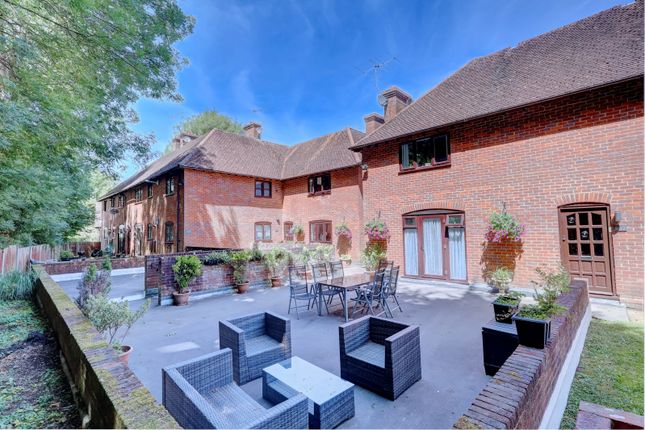12 Springwater Mill,, Bassetsbury Lane, Buckinghamshire photo 4