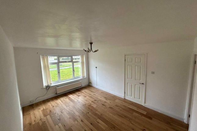 12 Holmes Road, Holmes Road, London photo 2