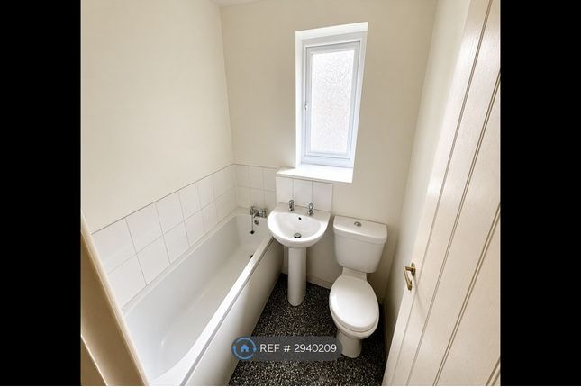 Redwood Road, Bilston photo 4