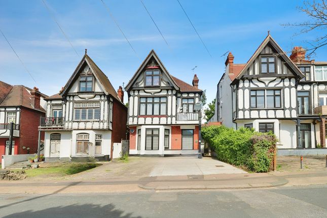 Thumbnail Flat to rent in Cossington Road, Westcliff-On-Sea