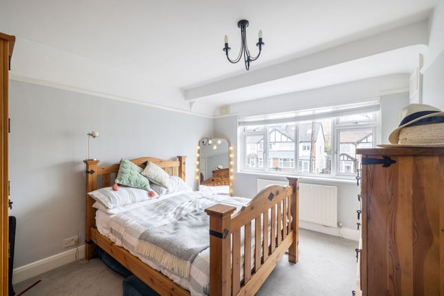 End terrace house for sale in Hillview Road, Sutton