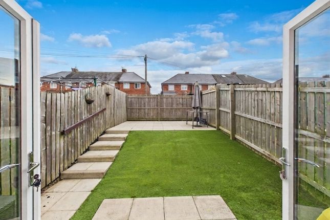 27, Sundew Court, Darlington photo 2