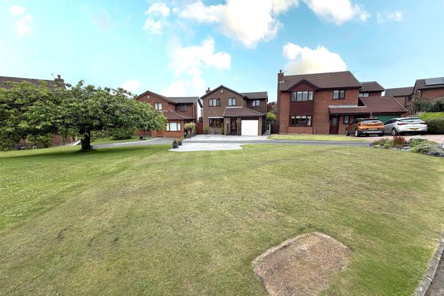 13, Whitsundale, Bolton photo 3