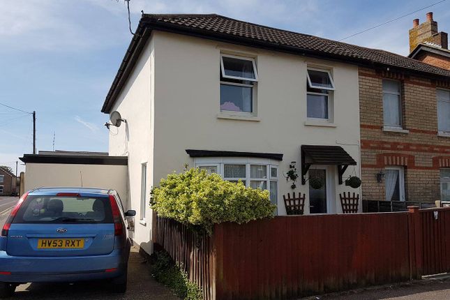 3 Bed End Terrace House To Rent In Family Home Winton