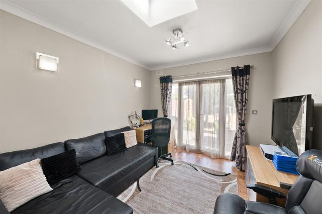 23, Dorset Avenue, Southall photo 4