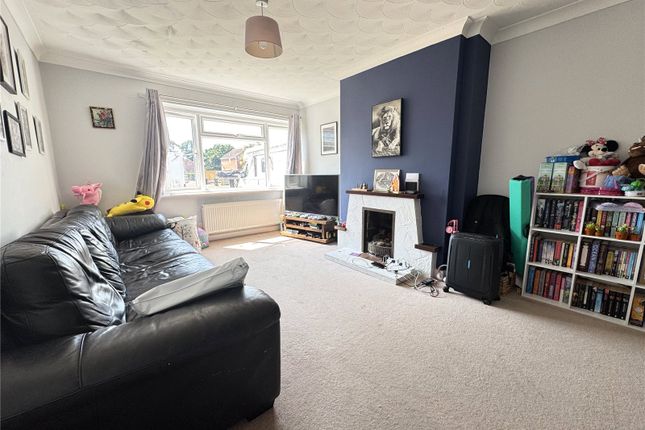 13, Sheldrake Gardens, Hordle photo 2