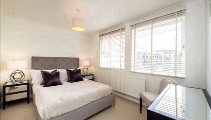 Flat to rent in Fulham Road, South Kensington, London