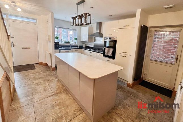 21, Lamplight Way, Swadlincote photo 3