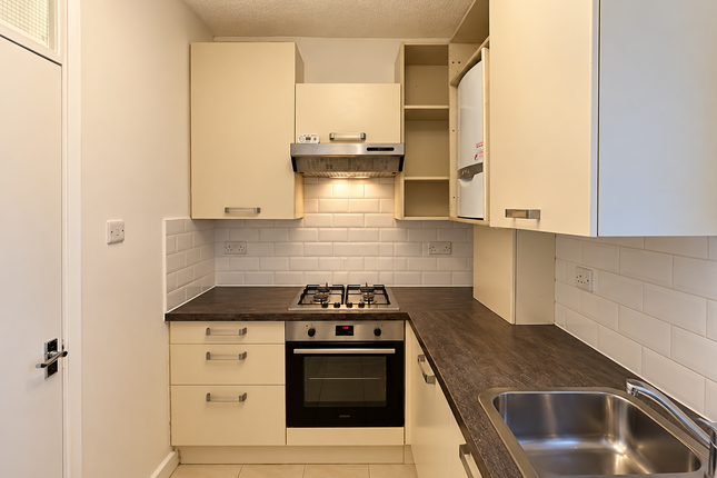 Clarendon Road, London photo 2