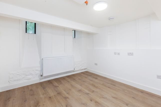 Thumbnail Room to rent in Camden Park Road, London