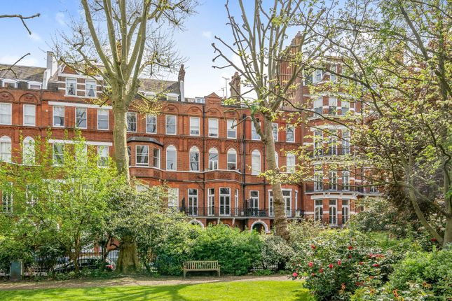 Flat for sale in Barkston Gardens, South Kensington, London