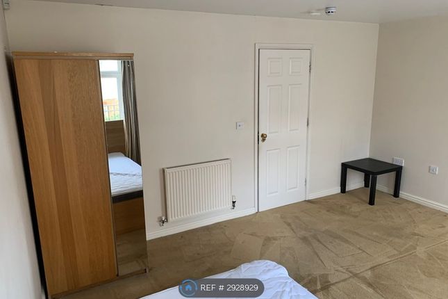 Cedar Close, Ilford photo 4