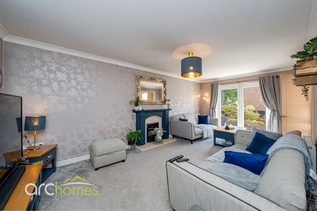 17, Swan Grove, Manchester photo 2