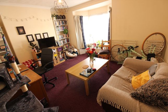 Flat to rent in Earls Road, Southampton