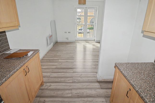 19 Marlington Drive (and parking space), Huddersfield photo 5
