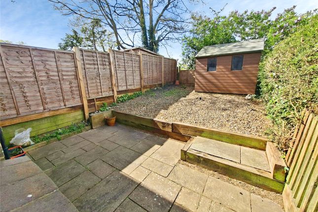 22, Burns Close, Hertfordshire photo 5