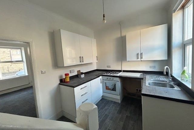 25, Grange Street, Burnley photo 3