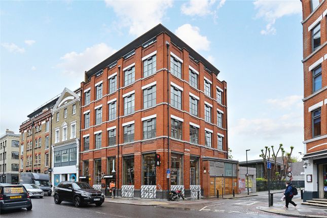 Flat to rent in Saxon House, 1 Thrawl Street, Shoreditch, London