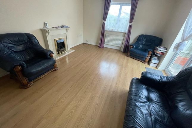 Thumbnail Property to rent in Knevett Close, Colchester