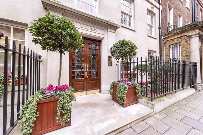Flat to rent in Upper Grosvenor Street, Mayfair