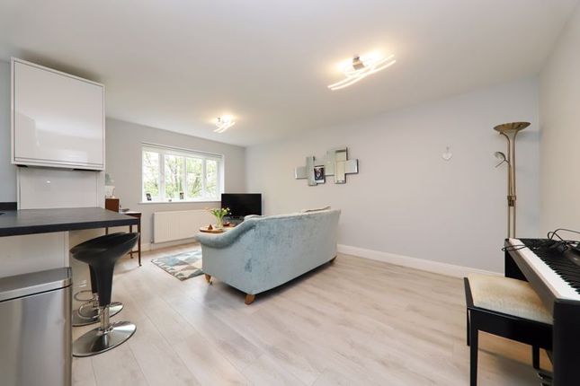 Flat for sale in Swan Close, Rickmansworth