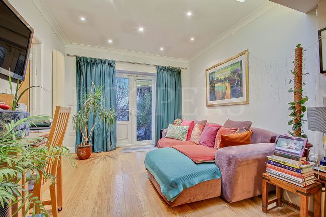 7, Alder Grove, London photo 4