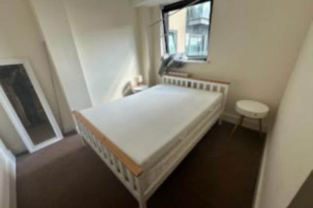 Flat 89, Millharbour, London photo 3