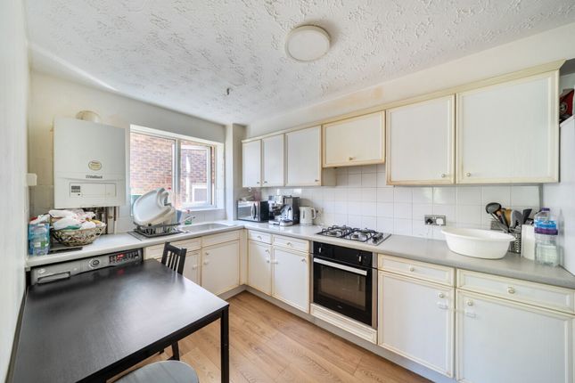 Flat 21, Gainsborough Court Leicester Road, Barnet photo 3