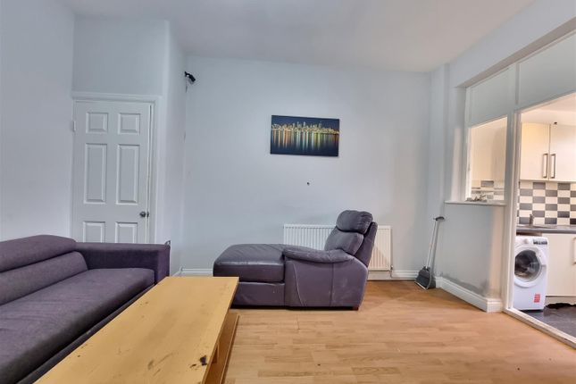 75a, Longbridge Road, Barking photo 3